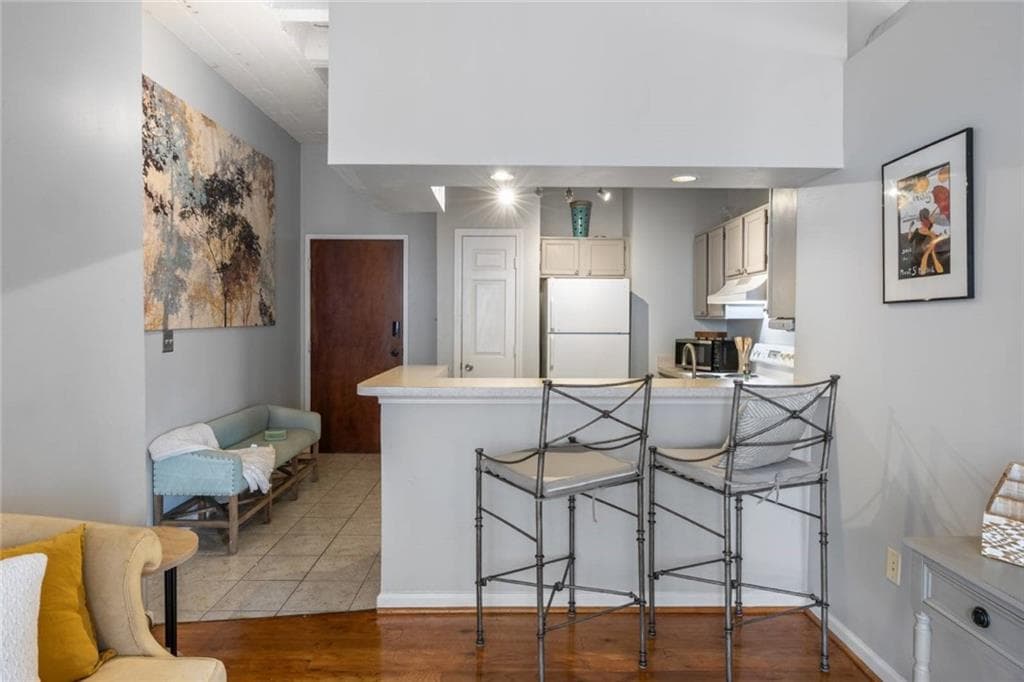1 bedroom, 1 bathroom, 586 sq ft condominium for sale at 32 Peachtree Street 1605, Atlanta, GA 30303 — photo 4