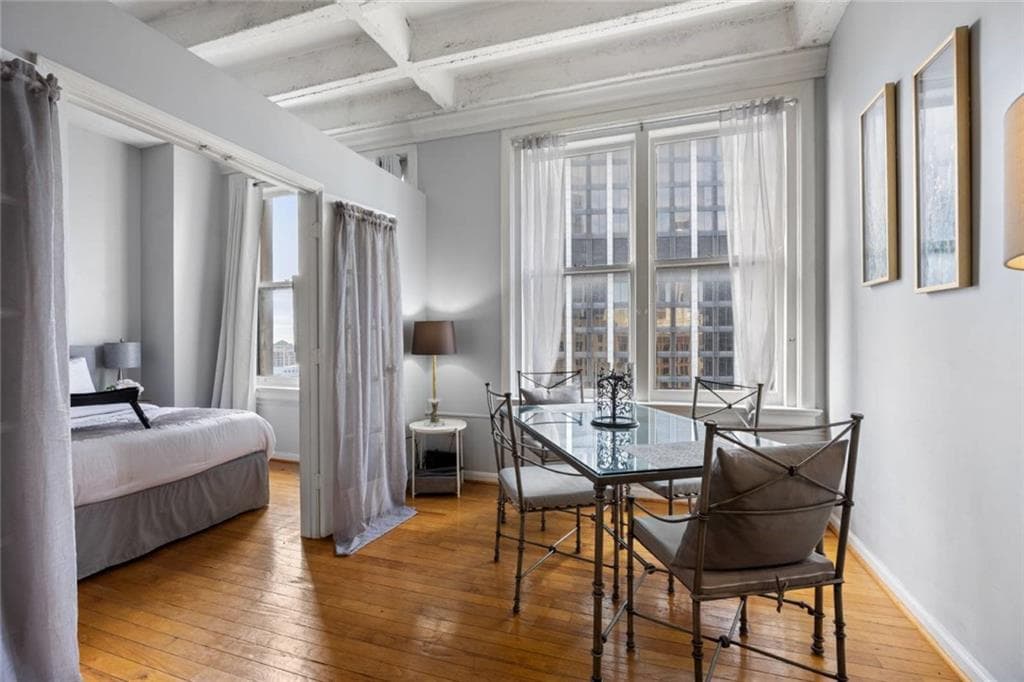 1 bedroom, 1 bathroom, 586 sq ft condominium for sale at 32 Peachtree Street 1605, Atlanta, GA 30303 — photo 5