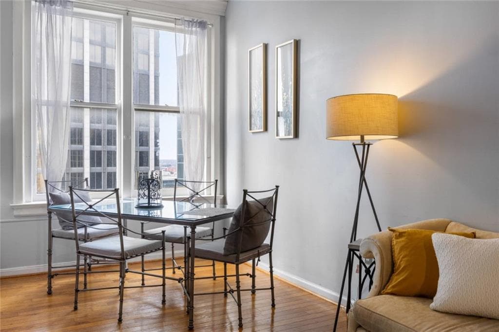 1 bedroom, 1 bathroom, 586 sq ft condominium for sale at 32 Peachtree Street 1605, Atlanta, GA 30303 — photo 9