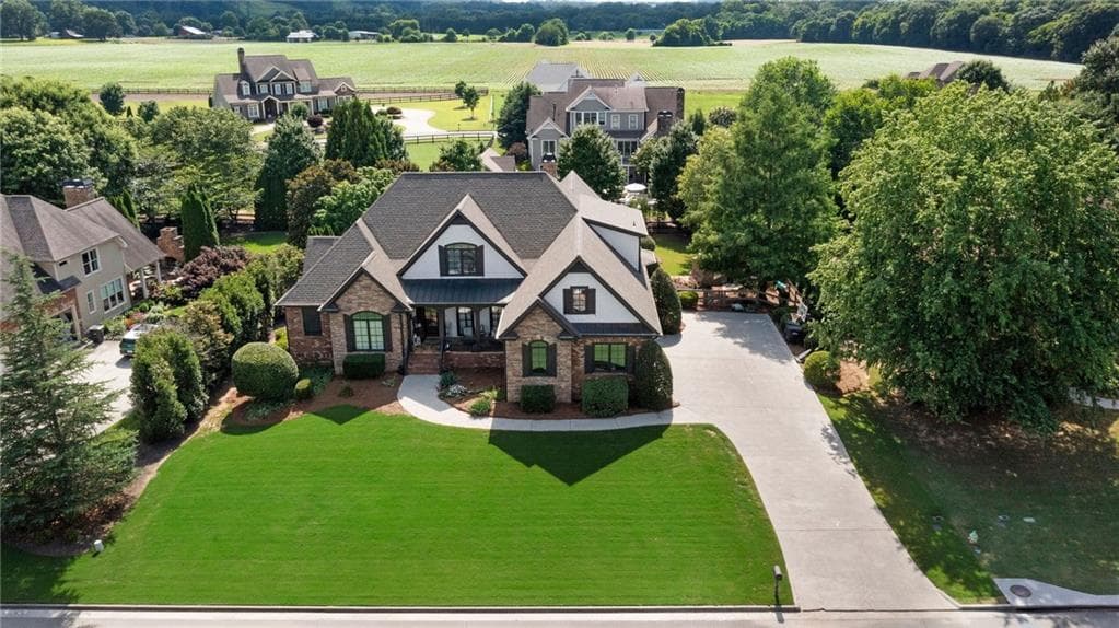 7 bedroom, 5 bathroom, 5,382 sq ft single family residence under contract at 4 Creekstone Court, Cartersville, GA 30120 — photo 4