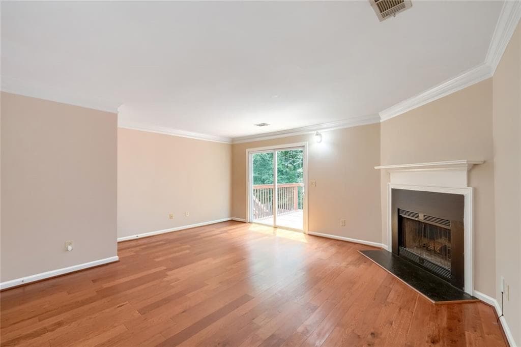 2 bedroom, 3 bathroom, 1,152 sq ft townhouse under contract at 4175 Buckley Woods Drive, Norcross, GA 30093 — photo 3