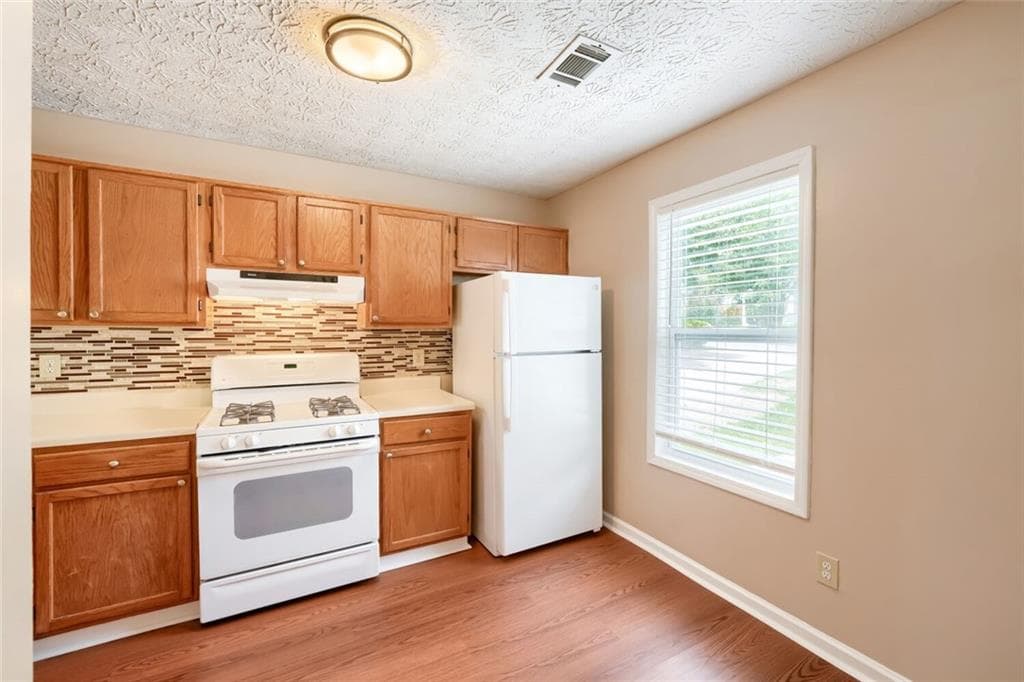 2 bedroom, 3 bathroom, 1,152 sq ft townhouse under contract at 4175 Buckley Woods Drive, Norcross, GA 30093 — photo 5