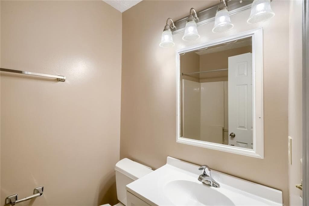 2 bedroom, 3 bathroom, 1,152 sq ft townhouse under contract at 4175 Buckley Woods Drive, Norcross, GA 30093 — photo 10