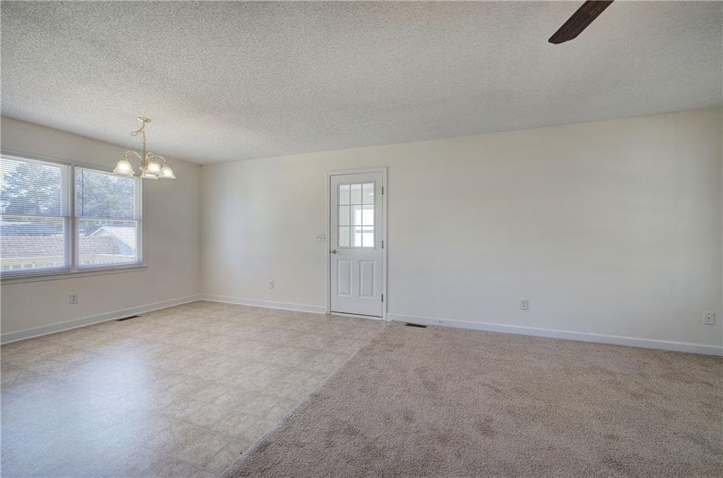 3 bedroom, 2 bathroom, 1,556 sq ft single family residence for sale at 58 Habersham Circle, Cartersville, GA 30121 — photo 7
