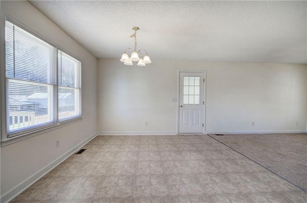 3 bedroom, 2 bathroom, 1,556 sq ft single family residence for sale at 58 Habersham Circle, Cartersville, GA 30121 — photo 9