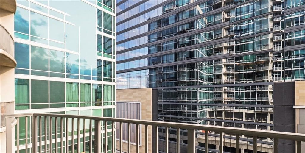 1 bedroom, 1 bathroom, 754 sq ft condominium for sale at 923 Peachtree Street 825, Atlanta, GA 30309 — photo 9