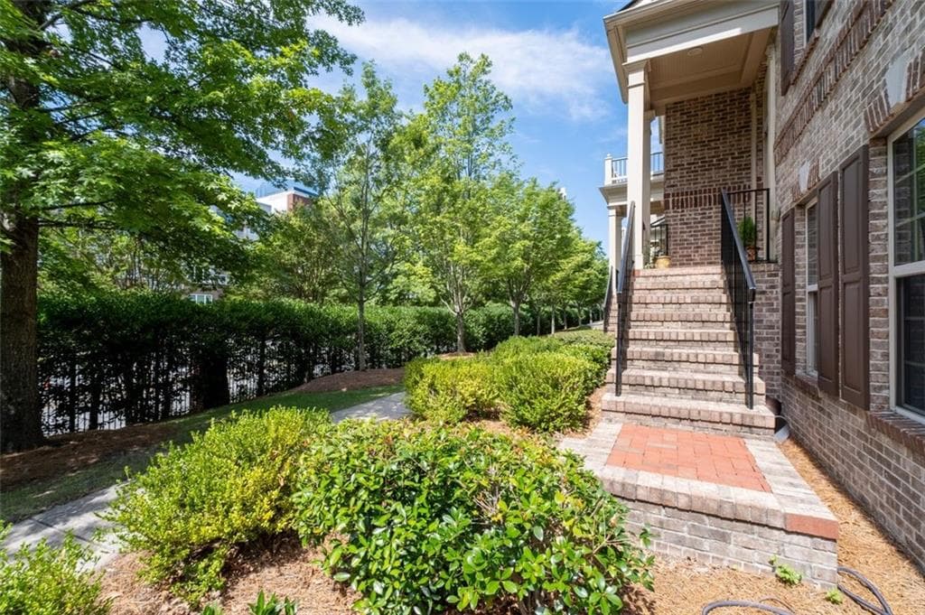 3 bedroom, 4 bathroom townhouse for rent at 1034 East Paces Chase, Atlanta, GA 30326 for $3,800 a month — photo 3