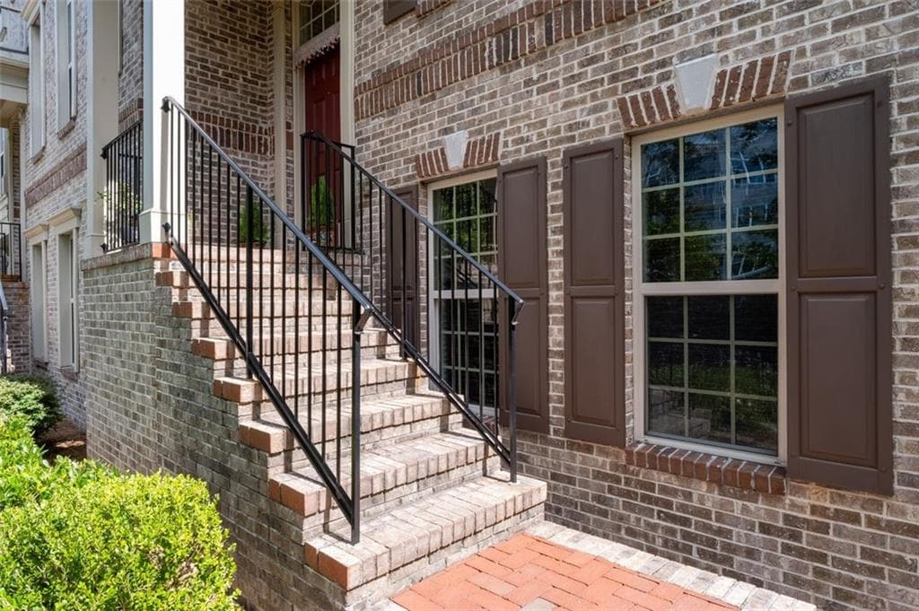 3 bedroom, 4 bathroom townhouse for rent at 1034 East Paces Chase, Atlanta, GA 30326 for $3,800 a month — photo 4
