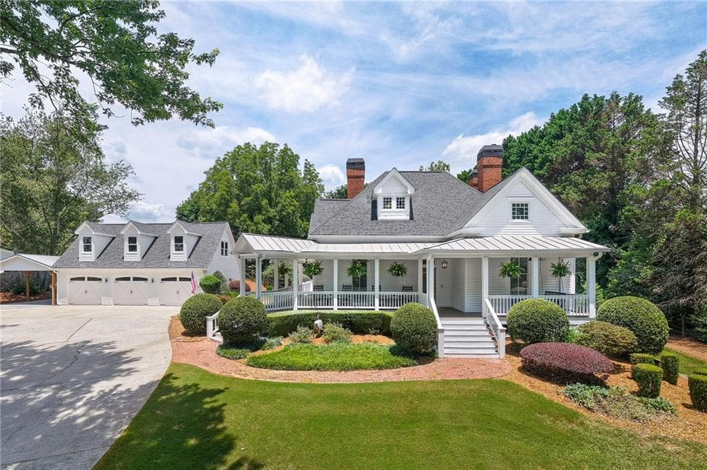 5 bedroom, 6 bathroom, 5,530 sq ft single family residence sold at 10685 Parsons Road, Johns Creek, GA 30097