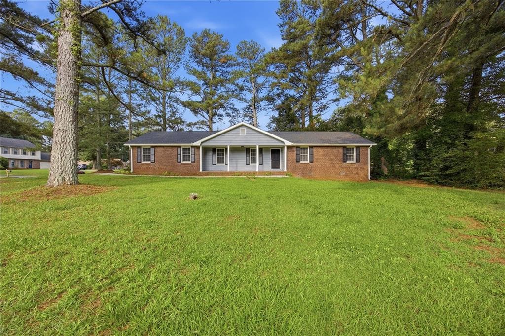3 bedroom, 2 bathroom, 1,446 sq ft single family residence for sale at 2409 Three Bars Drive, Snellville, GA 30078