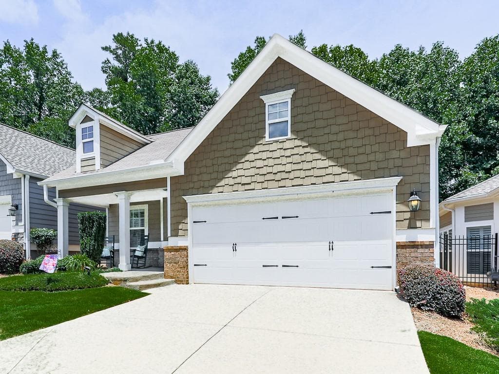 2 bedroom, 2 bathroom, 1,795 sq ft single family residence sold at 155 Abbey Circle, Woodstock, GA 30188