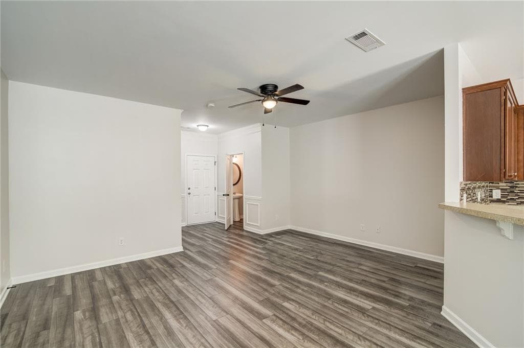 3 bedroom, 3 bathroom, 1,508 sq ft townhouse for rent at 544 Oakside Place, Acworth, GA 30102 for $2,050 a month — photo 3
