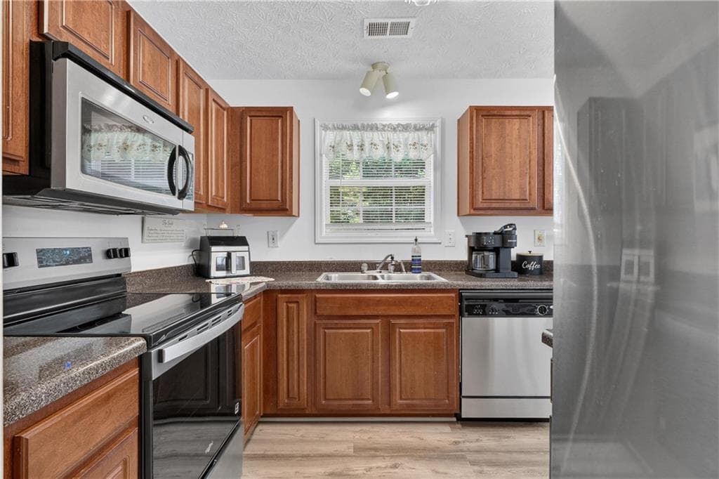 4 bedroom, 3 bathroom, 1,320 sq ft single family residence under contract at 2287 Turtle Cove Throughway, Monticello, GA 31064 — photo 8