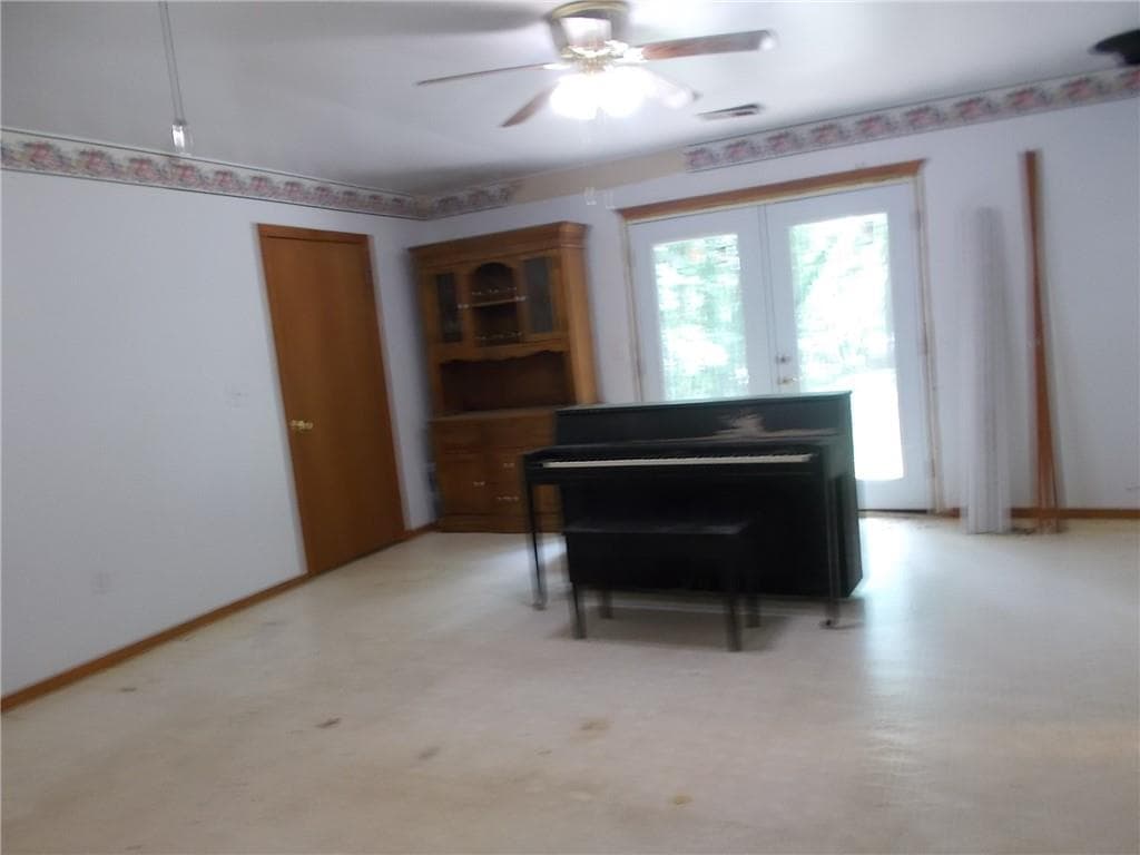 1 bedroom, 2 bathroom, 912 sq ft single family residence for sale at 434 Old Jones Road, Whitesburg, GA 30185 — photo 3