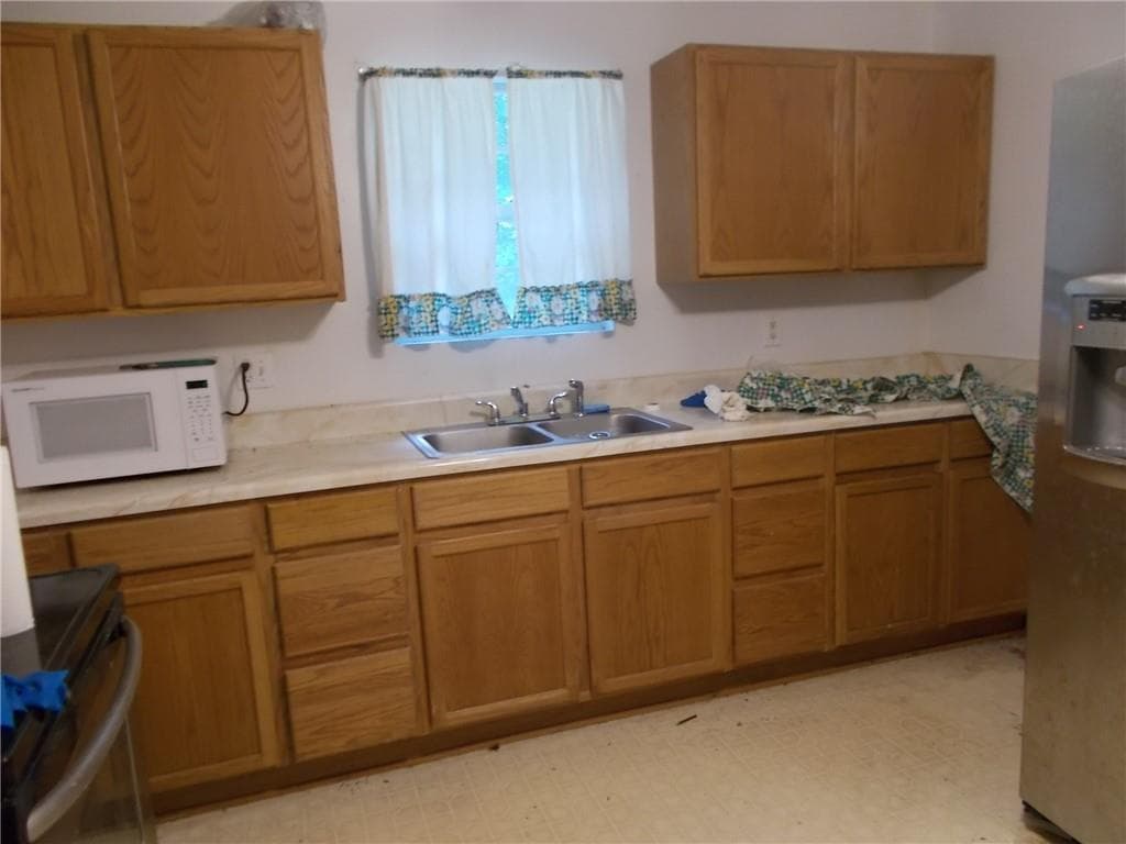 1 bedroom, 2 bathroom, 912 sq ft single family residence for sale at 434 Old Jones Road, Whitesburg, GA 30185 — photo 5