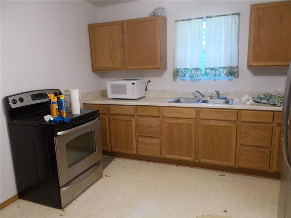 1 bedroom, 2 bathroom, 912 sq ft single family residence for sale at 434 Old Jones Road, Whitesburg, GA 30185 — photo 6