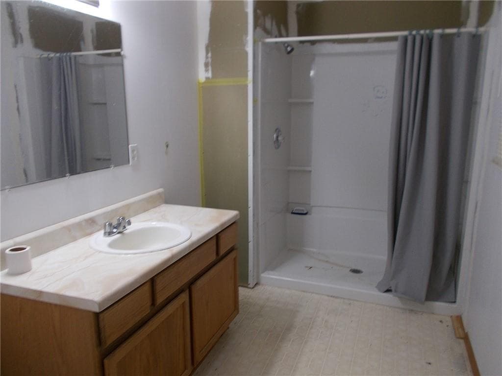 1 bedroom, 2 bathroom, 912 sq ft single family residence for sale at 434 Old Jones Road, Whitesburg, GA 30185 — photo 8