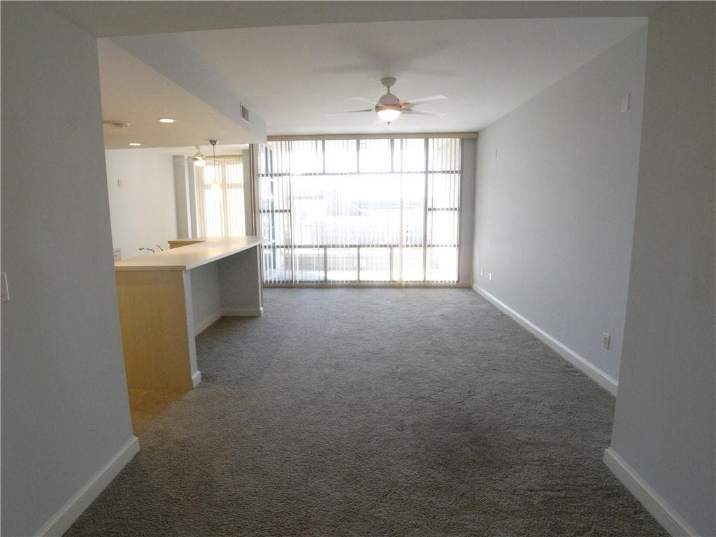 1 bedroom, 1 bathroom, 1,086 sq ft condominium for sale at 250 Park Avenue West 712, Atlanta, GA 30313 — photo 7