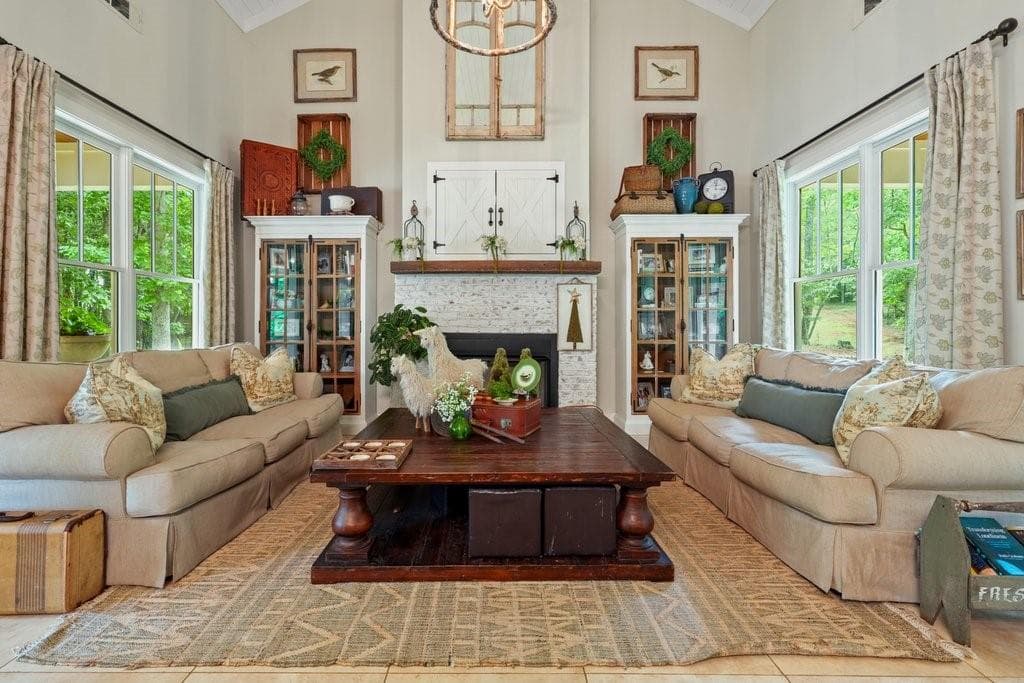 2 bedroom, 1 bathroom, 2,112 sq ft single family residence under contract at 331 Blackberry Trail, Ball Ground, GA 30107 — photo 3