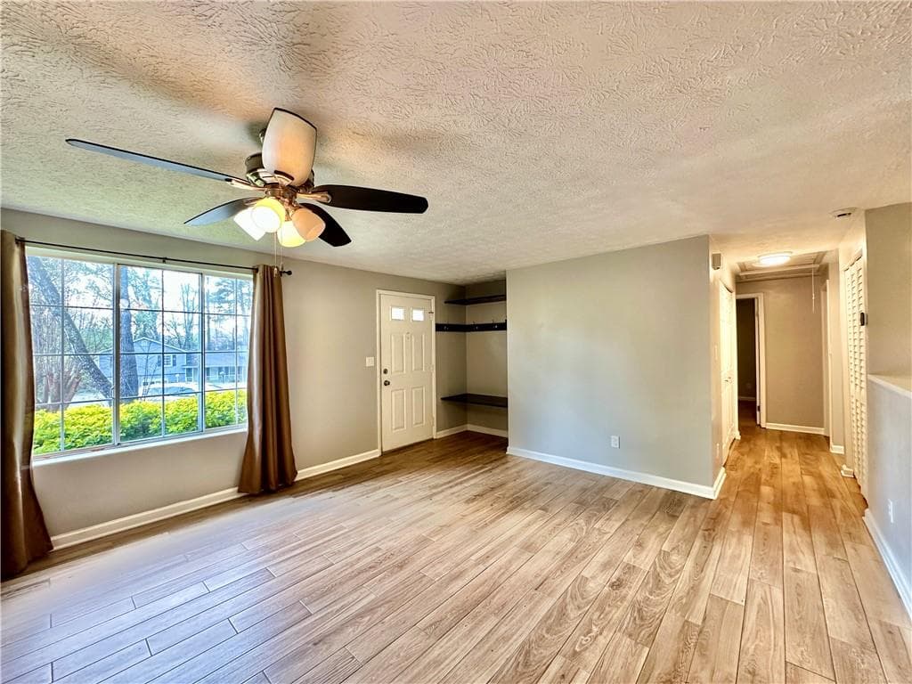 3 bedroom, 1 bathroom, 1,080 sq ft single family residence for rent at 2848 Ancient Oak Court, Snellville, GA 30078 for $1,900 a month — photo 4