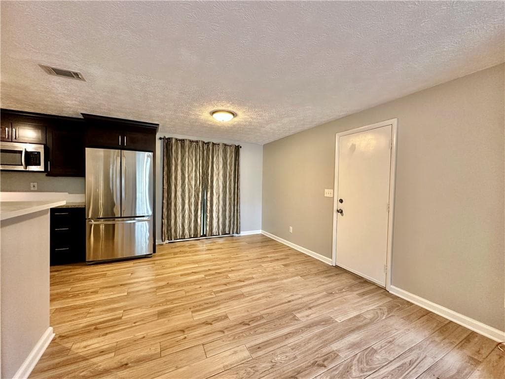 3 bedroom, 1 bathroom, 1,080 sq ft single family residence for rent at 2848 Ancient Oak Court, Snellville, GA 30078 for $1,900 a month — photo 5
