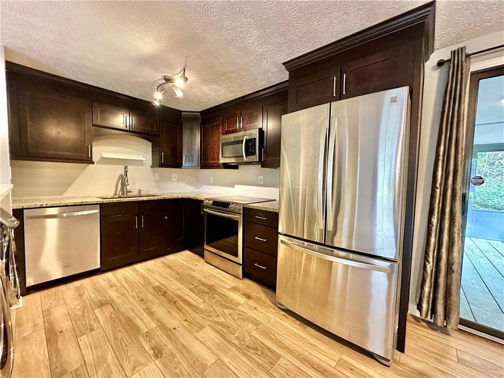 3 bedroom, 1 bathroom, 1,080 sq ft single family residence for rent at 2848 Ancient Oak Court, Snellville, GA 30078 for $1,900 a month — photo 7
