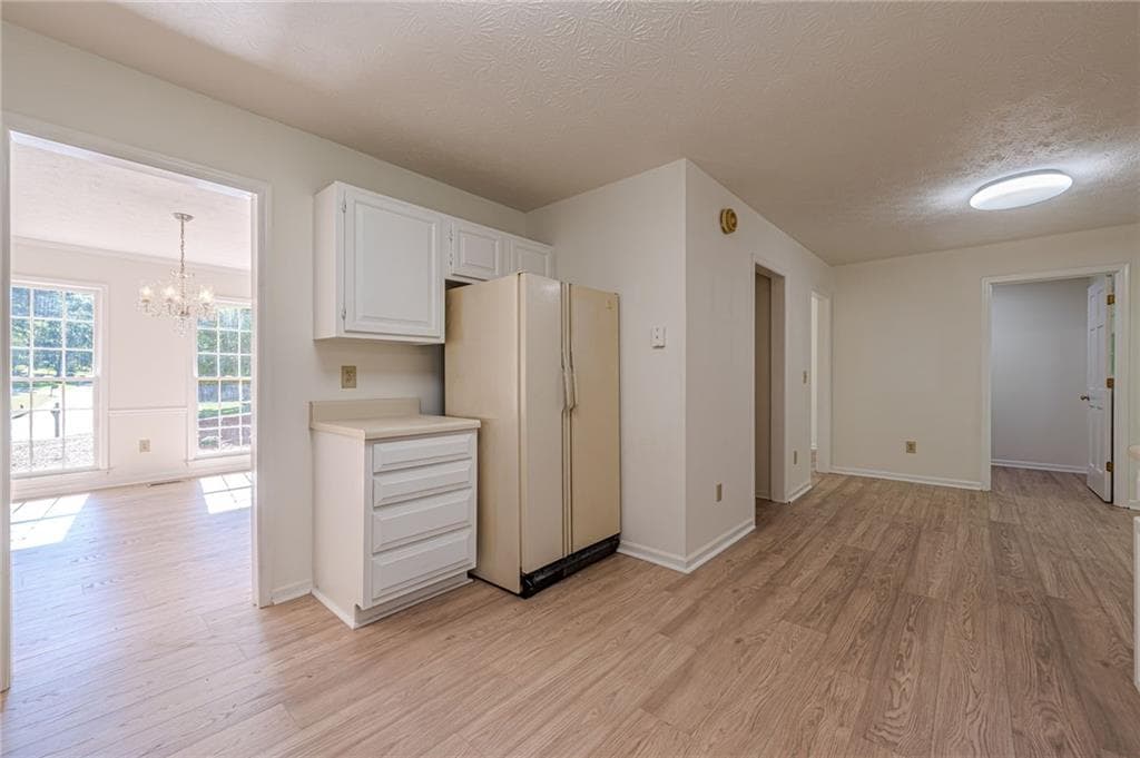 4 bedroom, 3 bathroom, 2,966 sq ft single family residence for sale at 2424 Tammeron Drive, Marietta, GA 30064 — photo 5