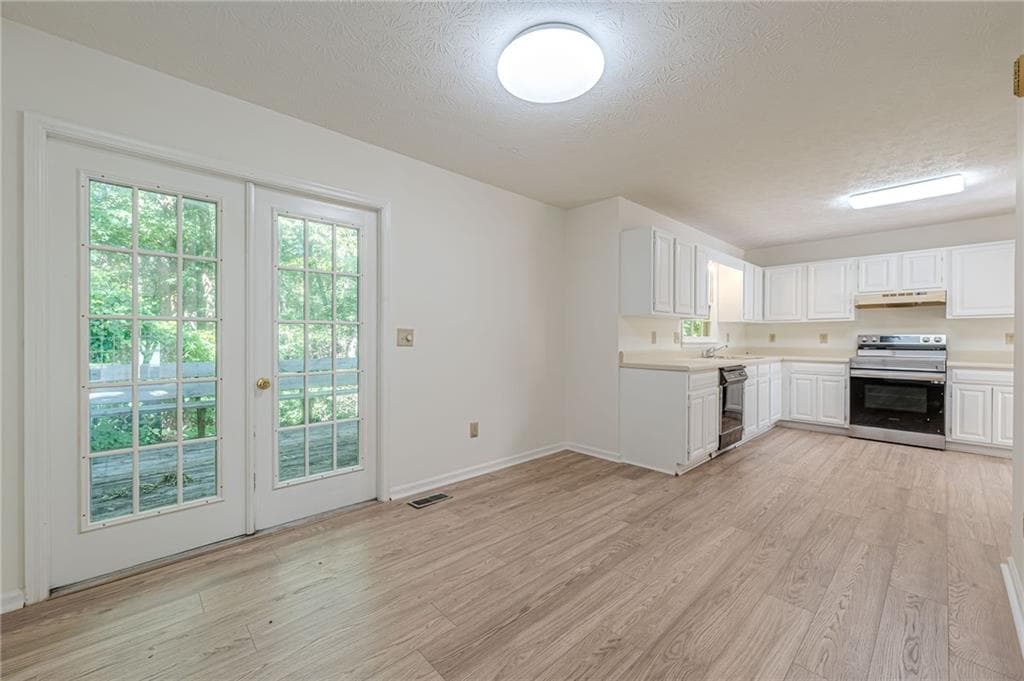 4 bedroom, 3 bathroom, 2,966 sq ft single family residence for sale at 2424 Tammeron Drive, Marietta, GA 30064 — photo 7