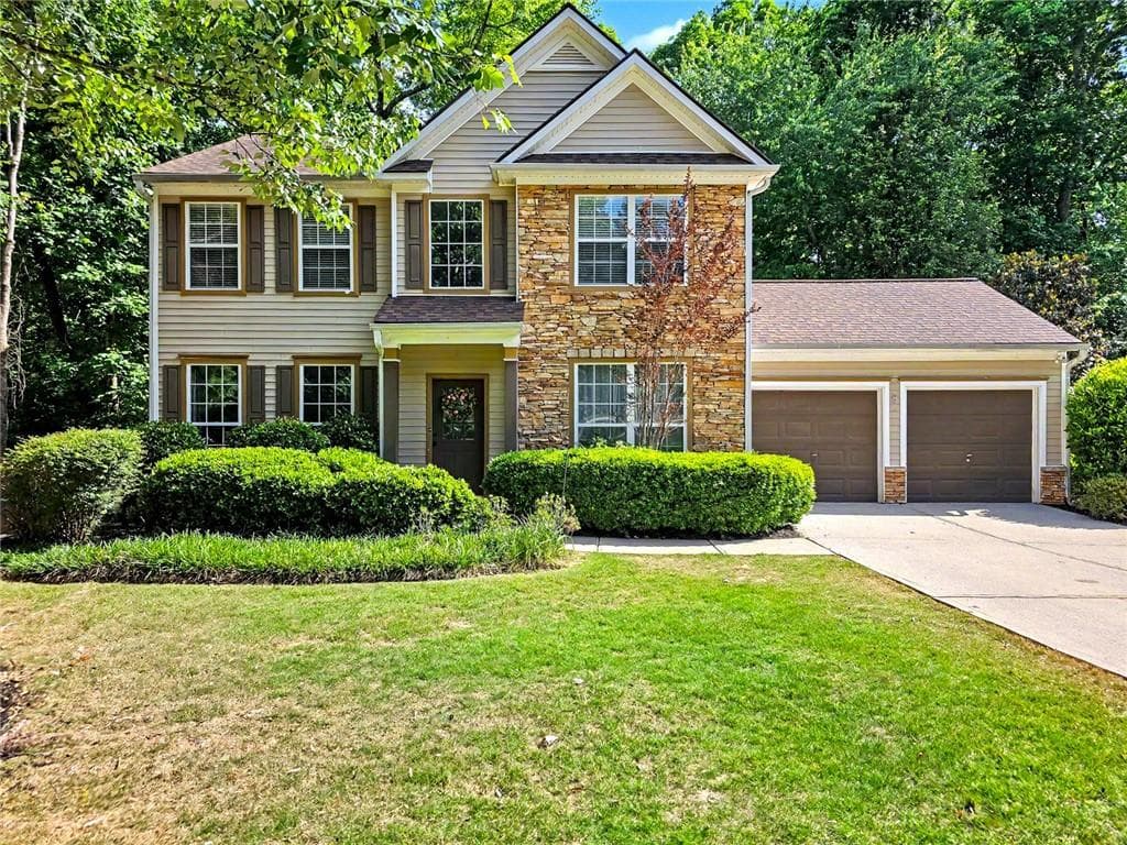 3 bedroom, 3 bathroom, 2,347 sq ft single family residence sold at 332 Chamberlyn Lane, Hiram, GA 30141