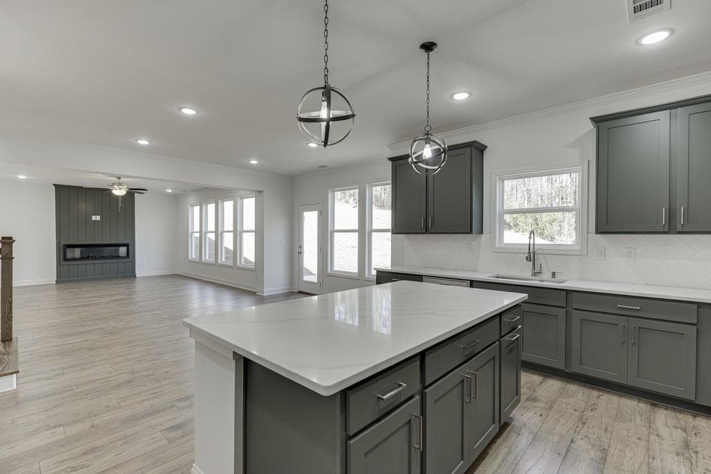 4 bedroom, 3 bathroom, 2,674 sq ft single family residence for sale at 1003 Lakeview, Commerce, GA 30529 — photo 9