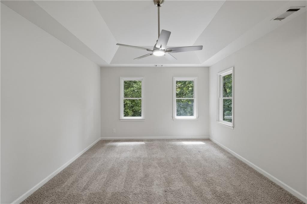 5 bedroom, 3 bathroom, 2,649 sq ft single family residence under contract at 125 Yates Drive, Fayetteville, GA 30214 — photo 4