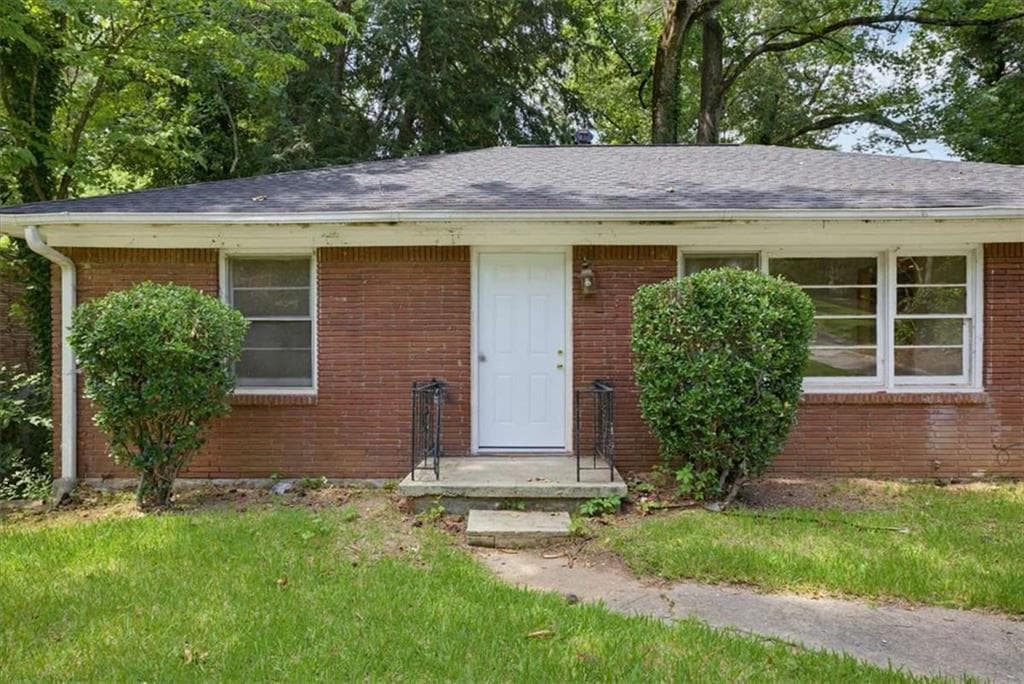 3 bedroom, 2 bathroom, 1,350 sq ft single family residence under contract at 1900 Windsor Drive, Atlanta, GA 30311 — photo 4