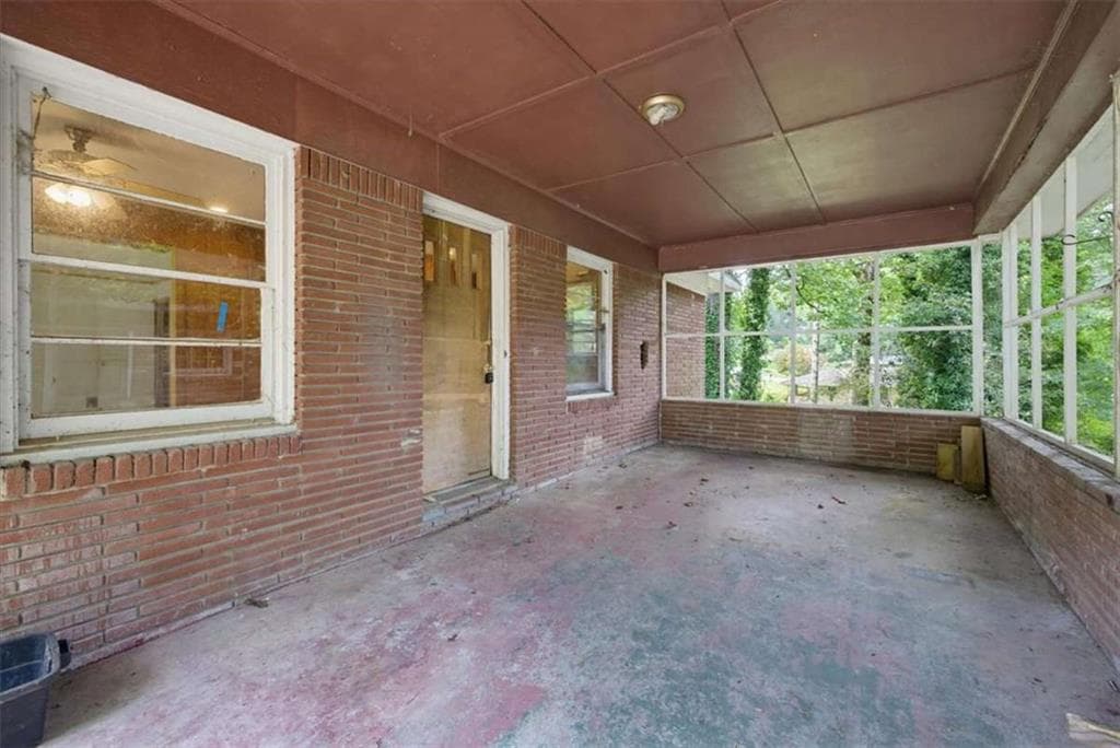 3 bedroom, 2 bathroom, 1,350 sq ft single family residence under contract at 1900 Windsor Drive, Atlanta, GA 30311 — photo 5