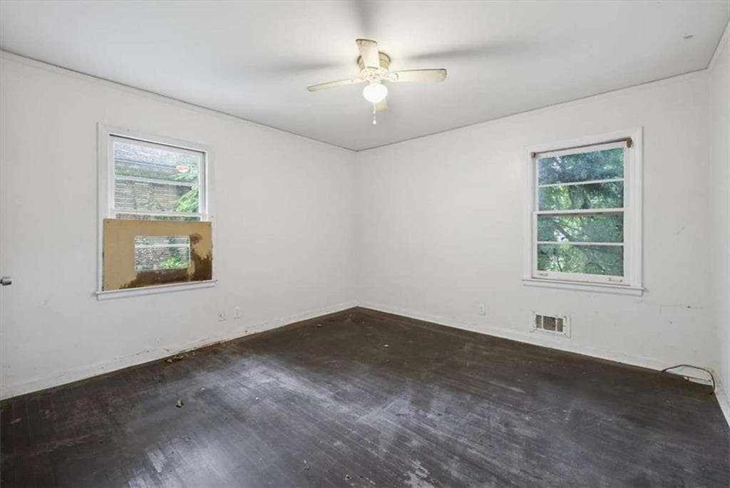 3 bedroom, 2 bathroom, 1,350 sq ft single family residence under contract at 1900 Windsor Drive, Atlanta, GA 30311 — photo 8