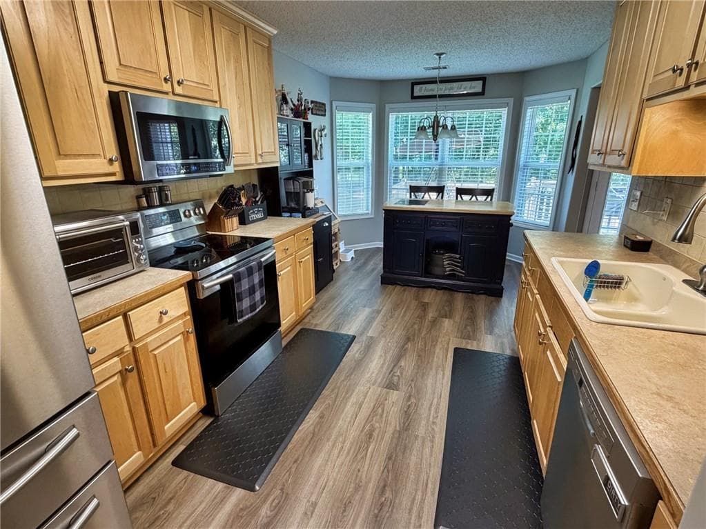 5 bedroom, 3 bathroom, 2,577 sq ft single family residence for sale at 713 Moonlite Trace, Winder, GA 30680 — photo 5