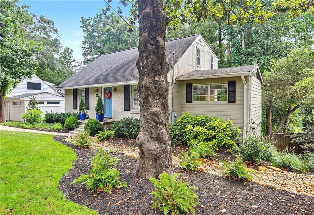 3 bedroom, 2 bathroom, 1,732 sq ft single family residence sold at 2790 Ridgemore Road, Atlanta, GA 30318