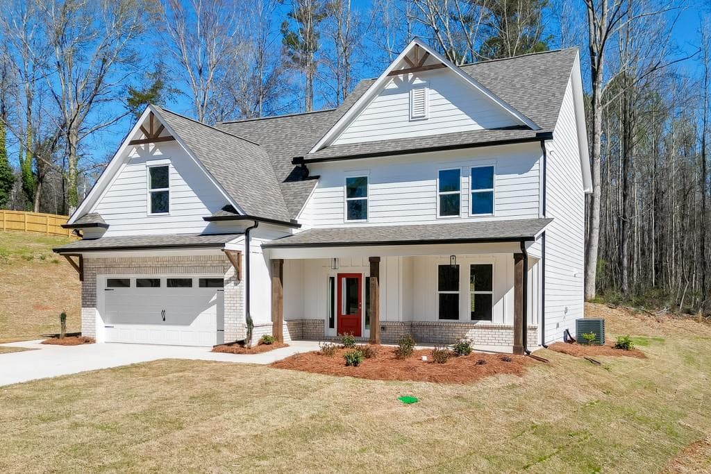 4 bedroom, 3 bathroom, 2,674 sq ft single family residence for sale at 979 Lakeview, Commerce, GA 30529 — photo 2