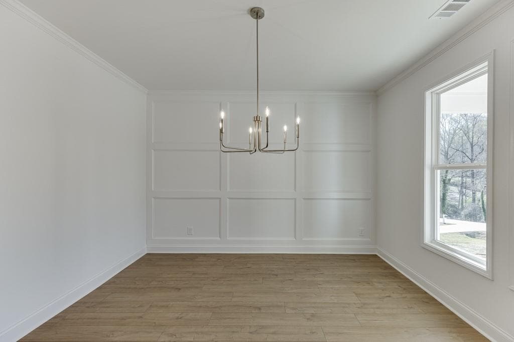 4 bedroom, 3 bathroom, 2,674 sq ft single family residence for sale at 979 Lakeview, Commerce, GA 30529 — photo 5