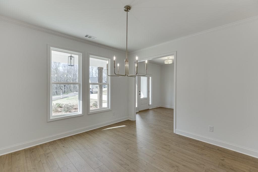 4 bedroom, 3 bathroom, 2,674 sq ft single family residence for sale at 979 Lakeview, Commerce, GA 30529 — photo 8