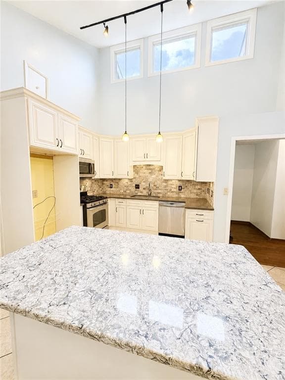 5 bedroom, 5 bathroom, 3,042 sq ft single family residence for sale at 7930 Sweetwater Drive, Douglasville, GA 30135 — photo 4
