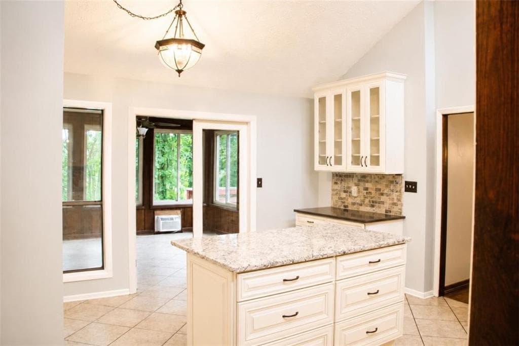 5 bedroom, 5 bathroom, 3,042 sq ft single family residence for sale at 7930 Sweetwater Drive, Douglasville, GA 30135 — photo 5