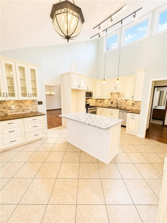 5 bedroom, 5 bathroom, 3,042 sq ft single family residence for sale at 7930 Sweetwater Drive, Douglasville, GA 30135 — photo 6