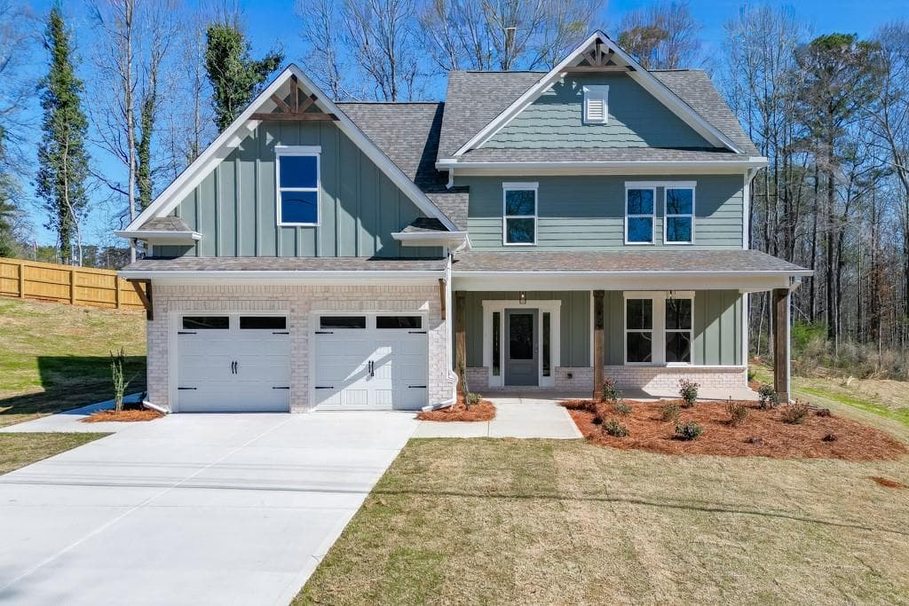 4 bedroom, 3 bathroom, 2,674 sq ft single family residence for sale at 929 Lakeview, Commerce, GA 30529 — photo 2
