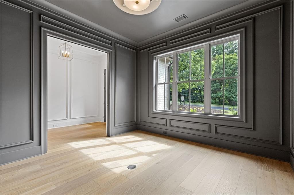 4 bedroom, 5 bathroom, 3,513 sq ft single family residence for sale at 5416 Planting Field Lane, Flowery Branch, GA 30542 — photo 10