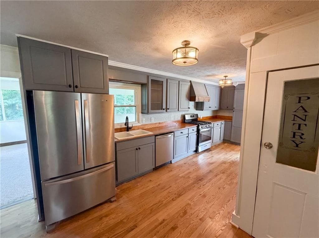 3 bedroom, 2 bathroom, 1,397 sq ft single family residence for sale at 5795 Stewart Mill Road, Douglasville, GA 30135 — photo 2