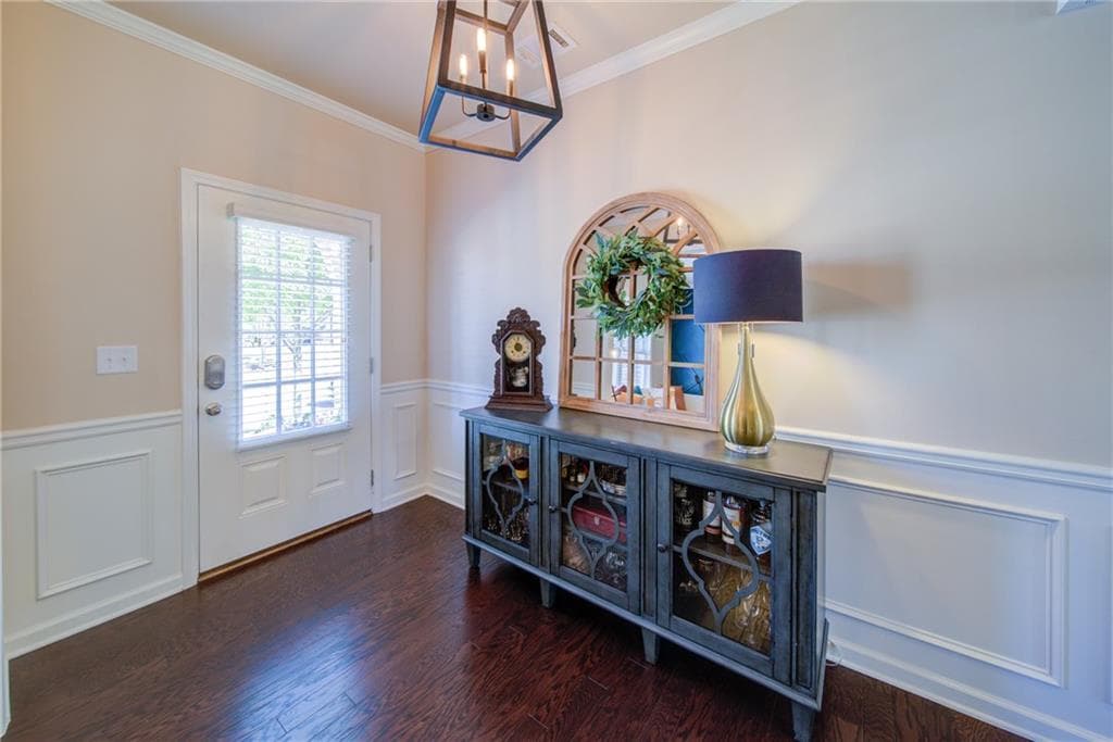 4 bedroom, 5 bathroom, 4,315 sq ft single family residence for sale at 4950 Plainsman Circle, Cumming, GA 30028 — photo 4