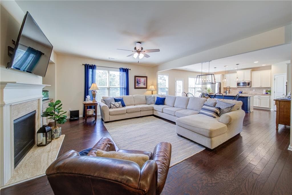 4 bedroom, 5 bathroom, 4,315 sq ft single family residence for sale at 4950 Plainsman Circle, Cumming, GA 30028 — photo 8