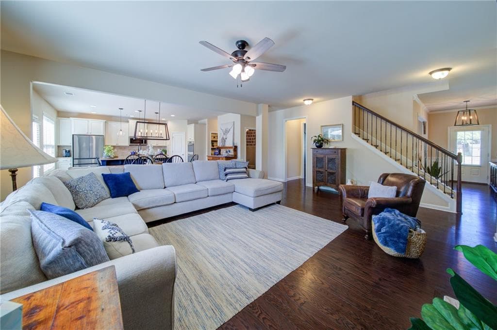 4 bedroom, 5 bathroom, 4,315 sq ft single family residence for sale at 4950 Plainsman Circle, Cumming, GA 30028 — photo 10