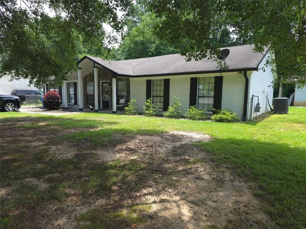 3 bedroom, 2 bathroom, 1,789 sq ft single family residence under contract at 5563 Button Gwinnett Place, Norcross, GA 30093 — photo 2