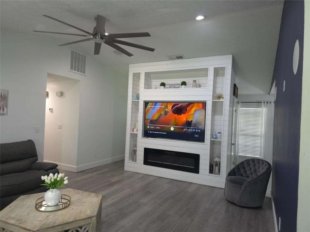 3 bedroom, 2 bathroom, 1,789 sq ft single family residence under contract at 5563 Button Gwinnett Place, Norcross, GA 30093 — photo 6